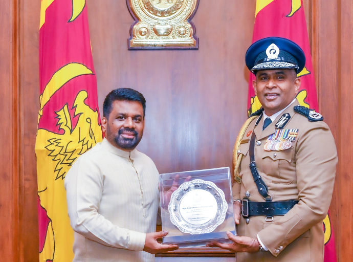 புதிய பொலிஸ்மா அதிபர்  ஜனாதிபதியை சந்தித்தார்